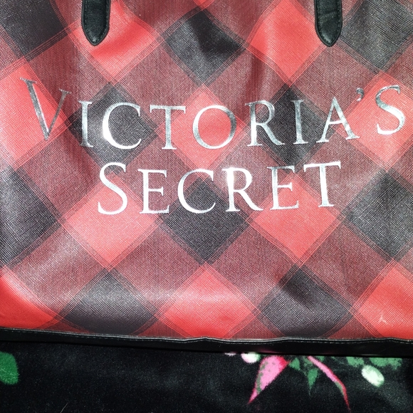 Victoria Secret Red ♥️ and black 🖤 checkered tote **new** - Picture 9 of 10